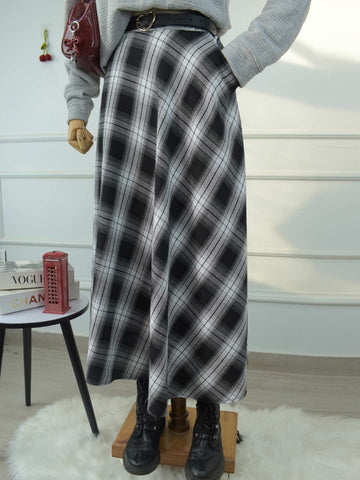 ASHEN WHITE - BLACK & WHITE CHECKERED SKIRT