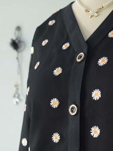 BLACK DAISY - BLACK BUTTON-FRONT TOP