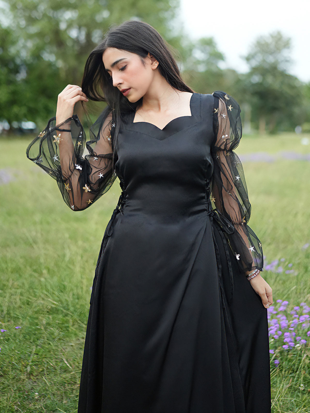 BLACK ELORA