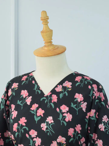 V-neckline and quarter sleeve close-up of Black Petal black floral lawn kurti – bold pink floral print on rich black base